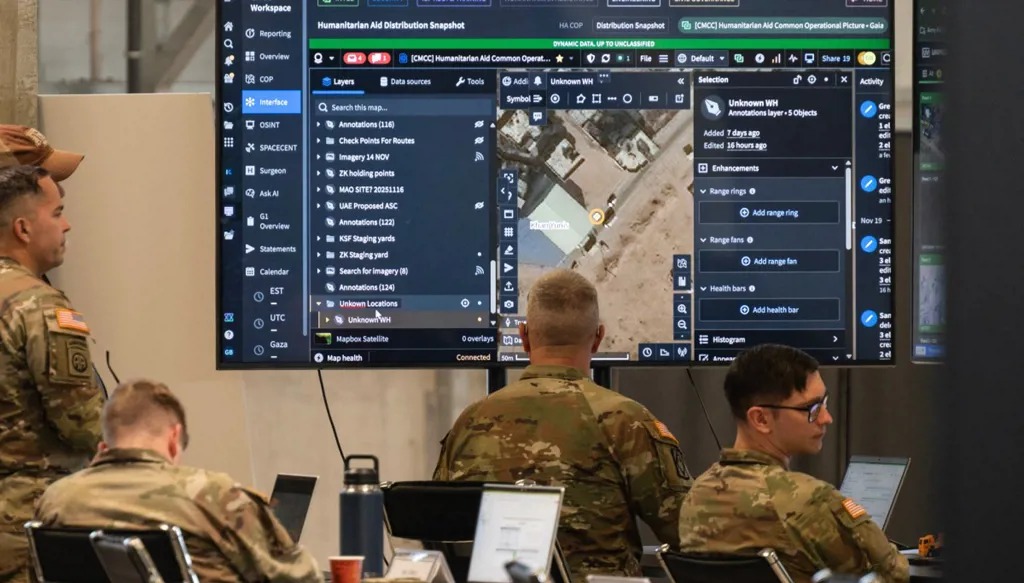 الصورة من مركز التنسيق المدني العسكري بقيادة الولايات المتحدة في بلدة كريات غات جنوب إسرائيل. (أ ف ب)