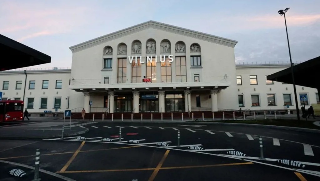 مطار فيلنيوس في ليتوانيا (وكالات).