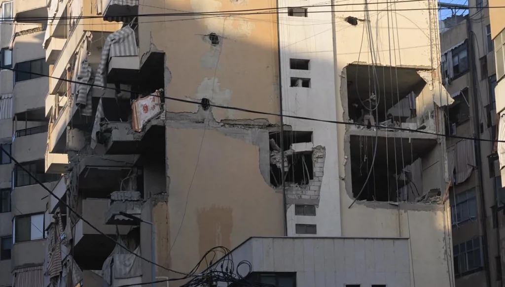 الشقة المستهدفة في الضاحية الجنوبية لبيروت (نبيل اسماعيل).