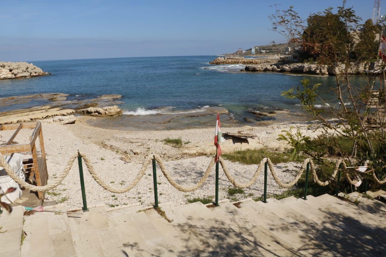 شاطئ عمشيت (أرشيفية).