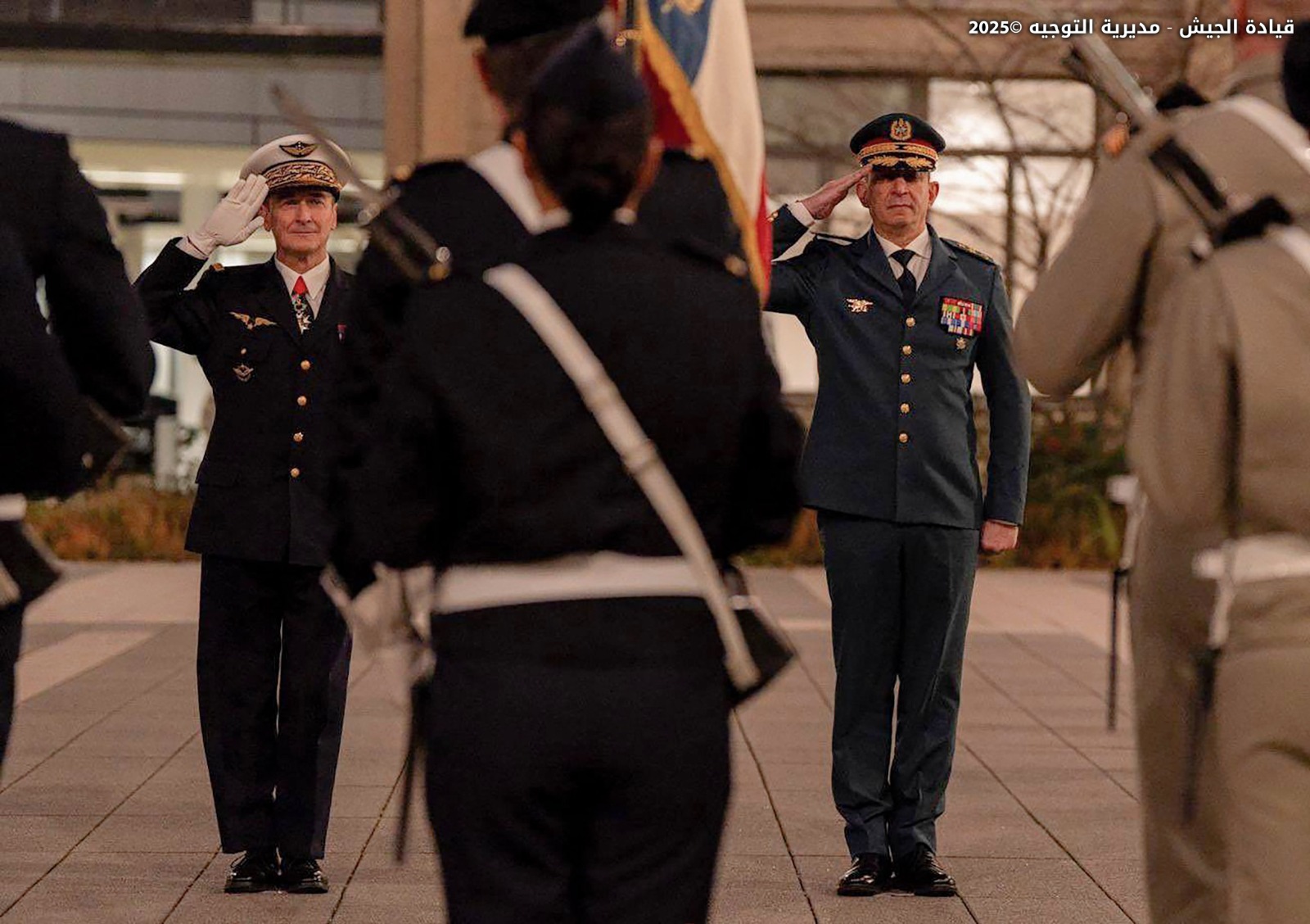 العماد هيكل وقائد الجيوش الفرنسي (الجيش اللبناني).