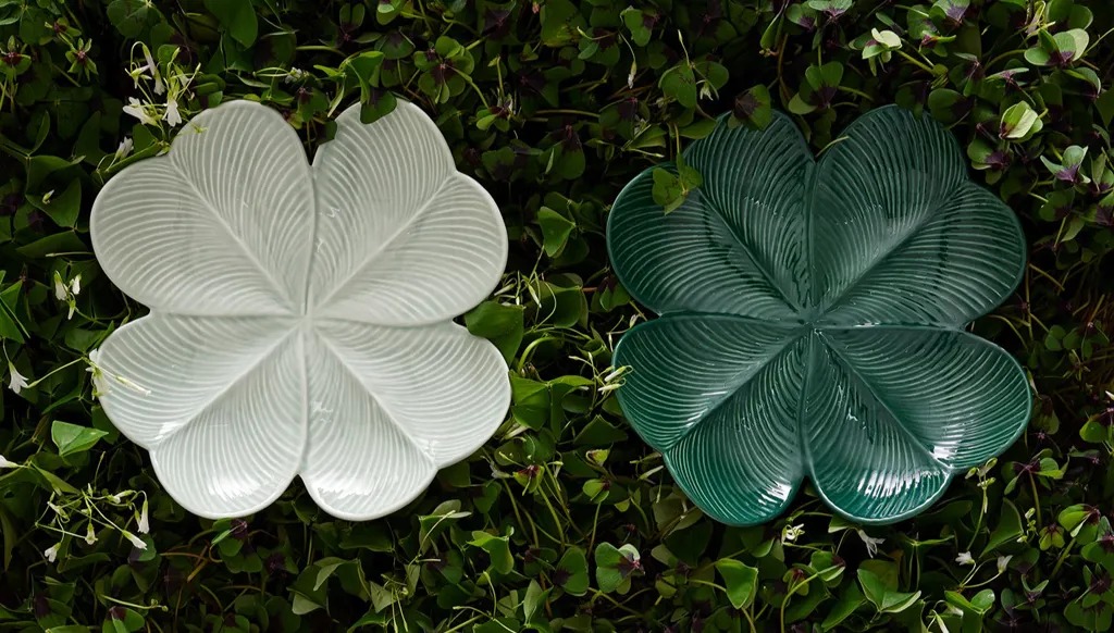 مجسم وسط الطاولة بتصميم مبتكر على شكل ورقة الربسيم، رمز الحظ والسعادة، ت.