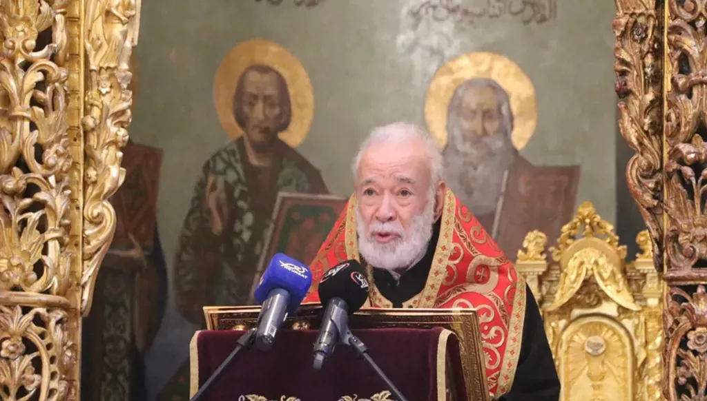 المطران الياس عودة (أرشيف النهار).