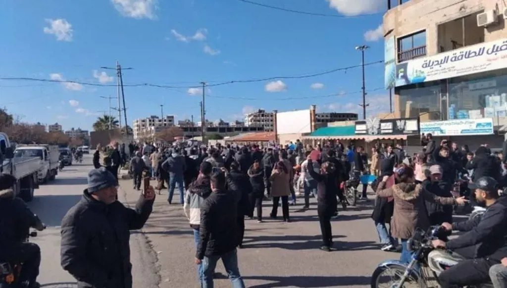 المرصد السوري: هجمات بالأسلحة البيضاء تهز اللاذقية على مرأى الأمن