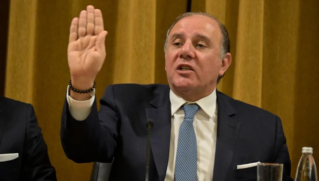 حاكم مصرف لبنان كريم سعيد.