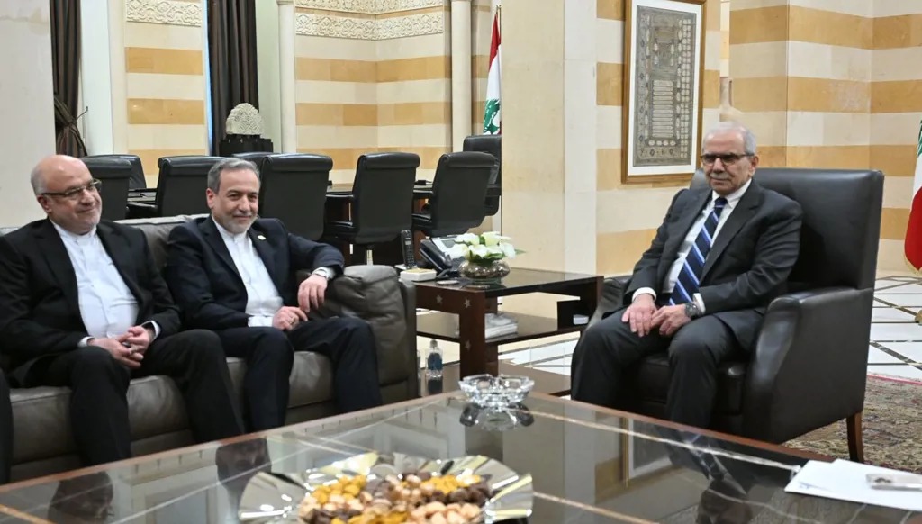 لقاء سلام وعراقجي بحضور السفير الإيراني (حسام شبارو).