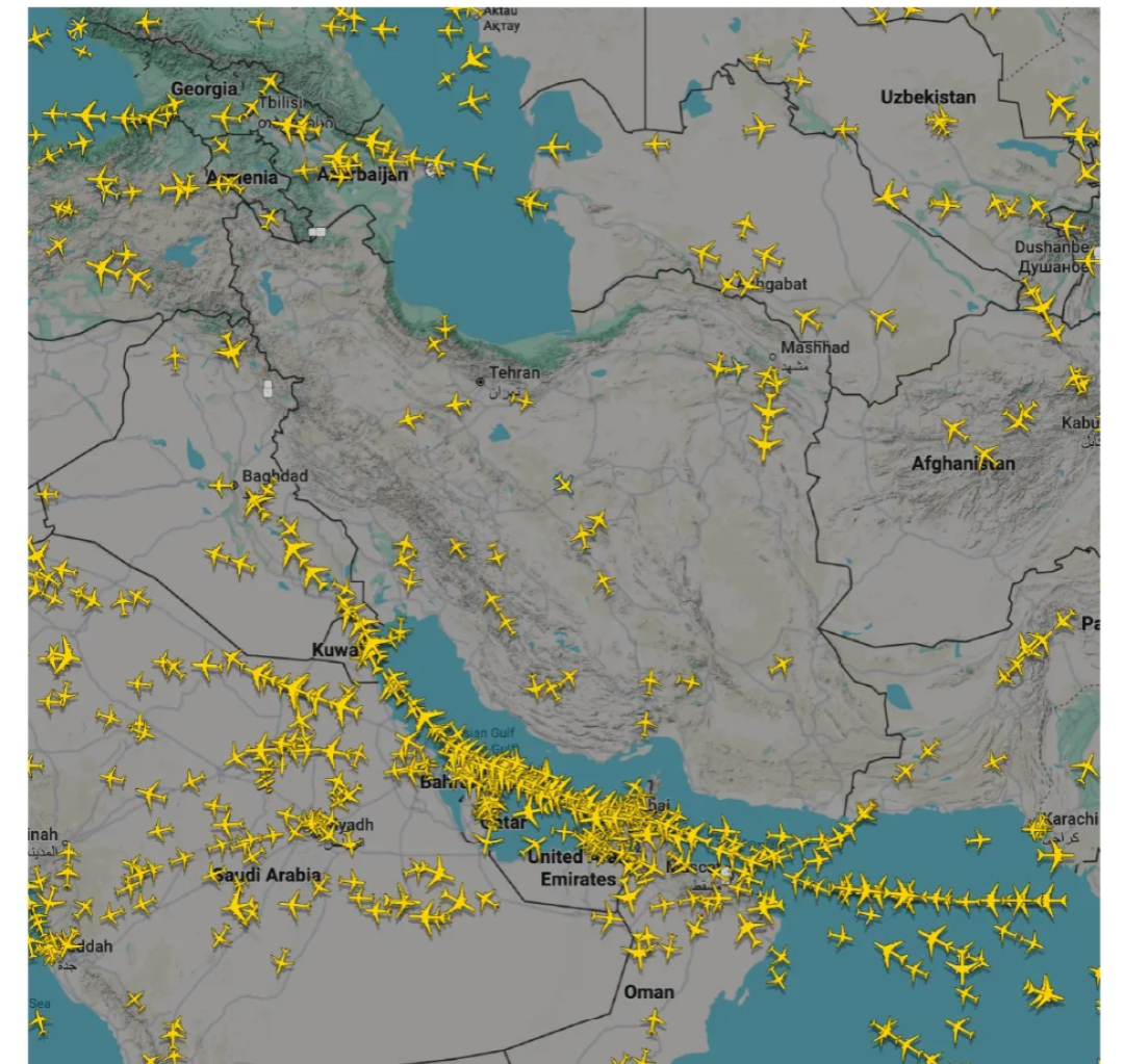حركة الطيران وفق موقع فلايت رادار 24 ليل الأربعاء الخميس.