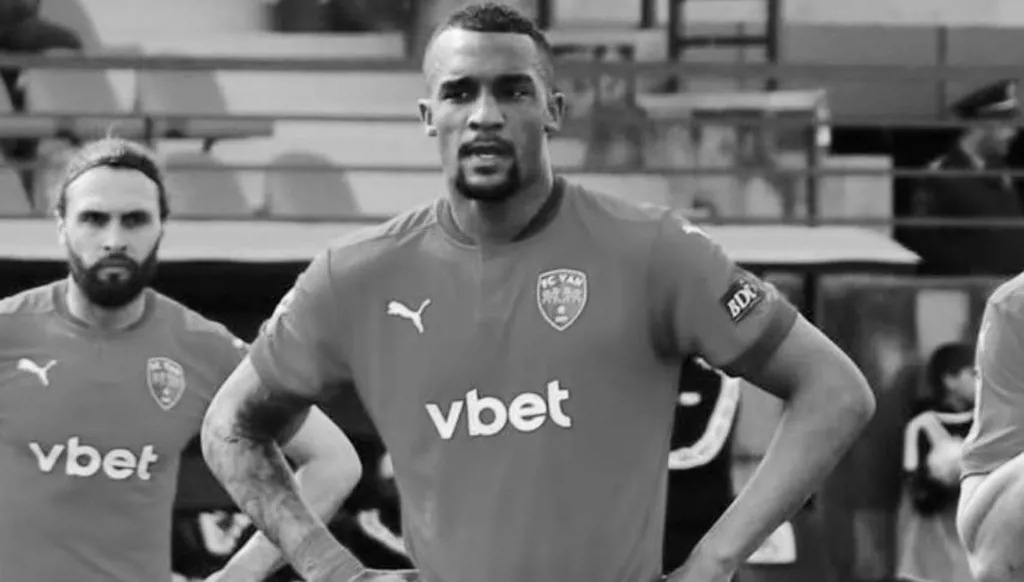 ليونيل آدمز. (إكس)