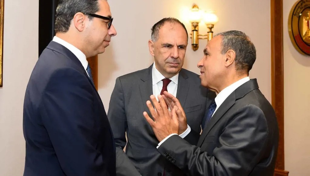 وزراء خارجية مصر واليونان وقبرص. (وزارة الخارجية المصرية)