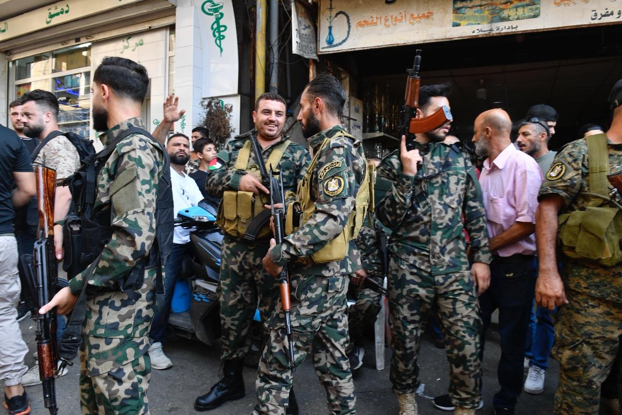 عناصر مسلّحة في مخيم برج البراجنة (حسام شبارو).