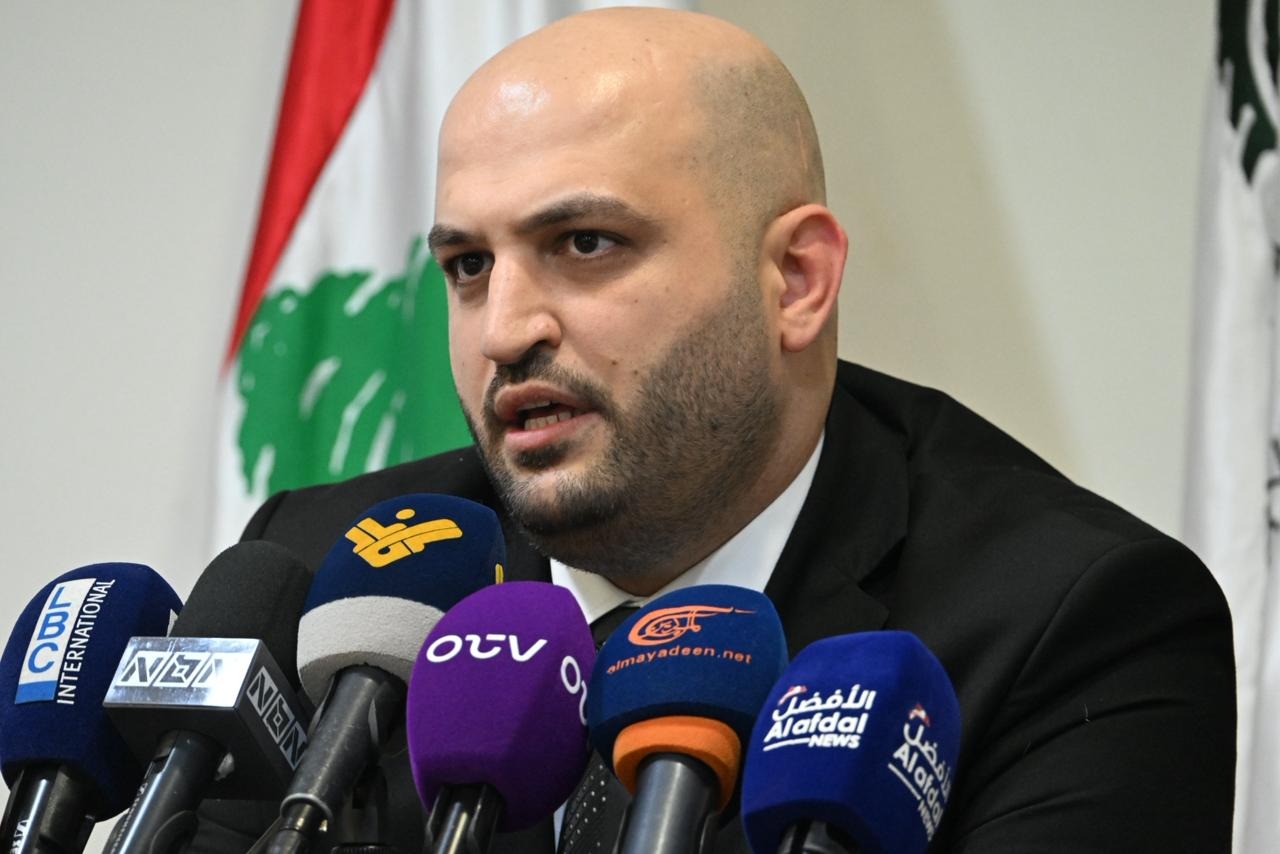 وزير الصحة ركان ناصر الدين (حسام شبارو).