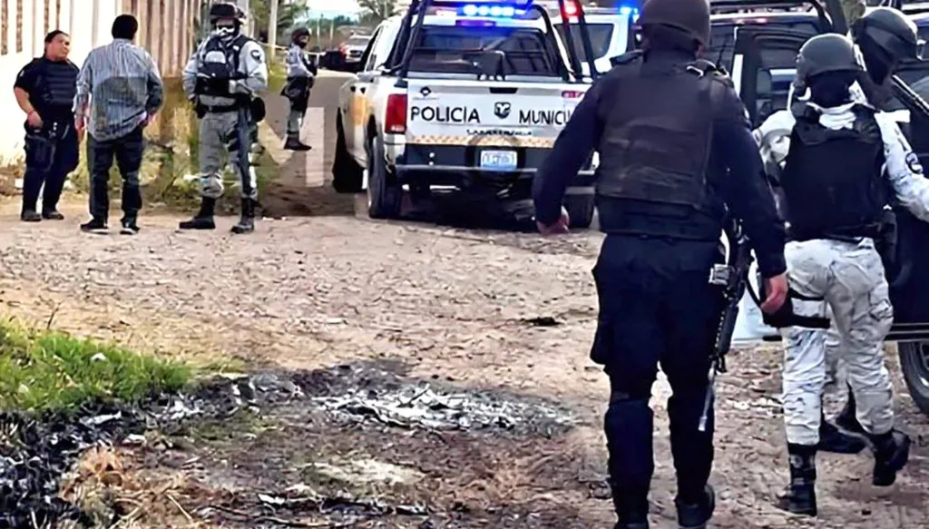 مقتل 11 شخصاً بهجوم مسلّح على ملعب لكرة القدم في وسط مكسيكو (صور وفيديو)