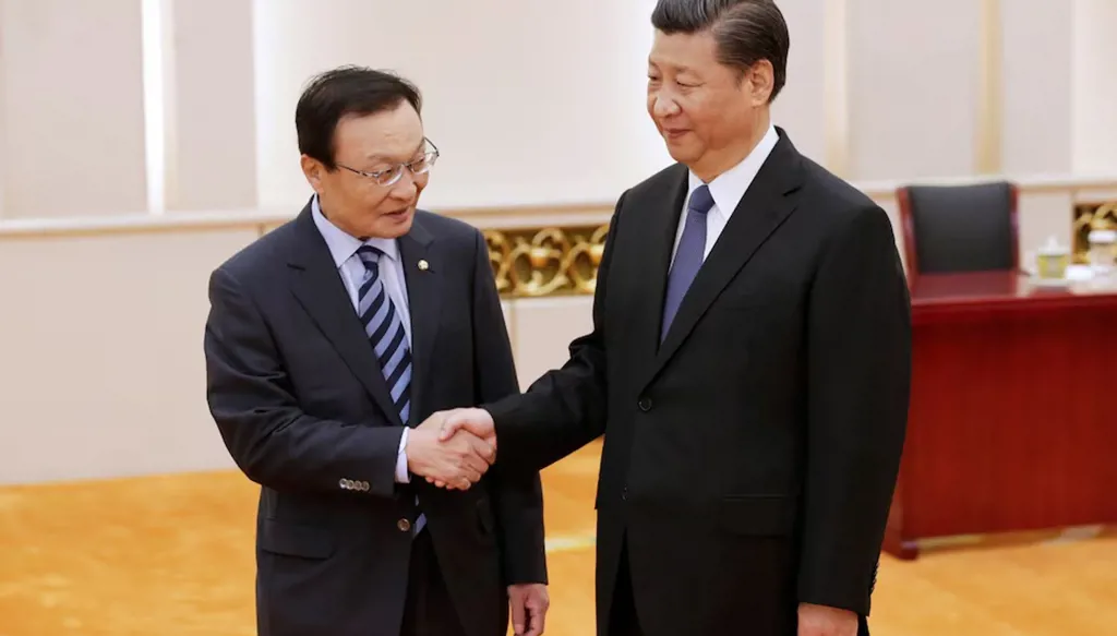 وفاة رئيس وزراء كوريا الجنوبية الأسبق لي هيه-تشان في فيتنام عن 73 عاماً