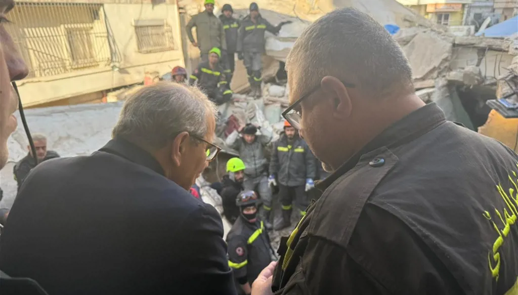 سلام من القبة: جئت للتأكيد أن طرابلس ليست وحدها، وفضّلت إجراء معاينة ميدانية على الأرض قبل الاجتماع المرتقب ظهراً في السرايا الحكومية، لوضع معالجة جذرية لمشكلة الأبنية المتصدّعة".