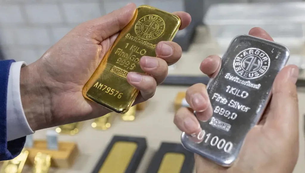 ضغوط بيعية تعصف بالذهب والفضة بعد صعود قياسي