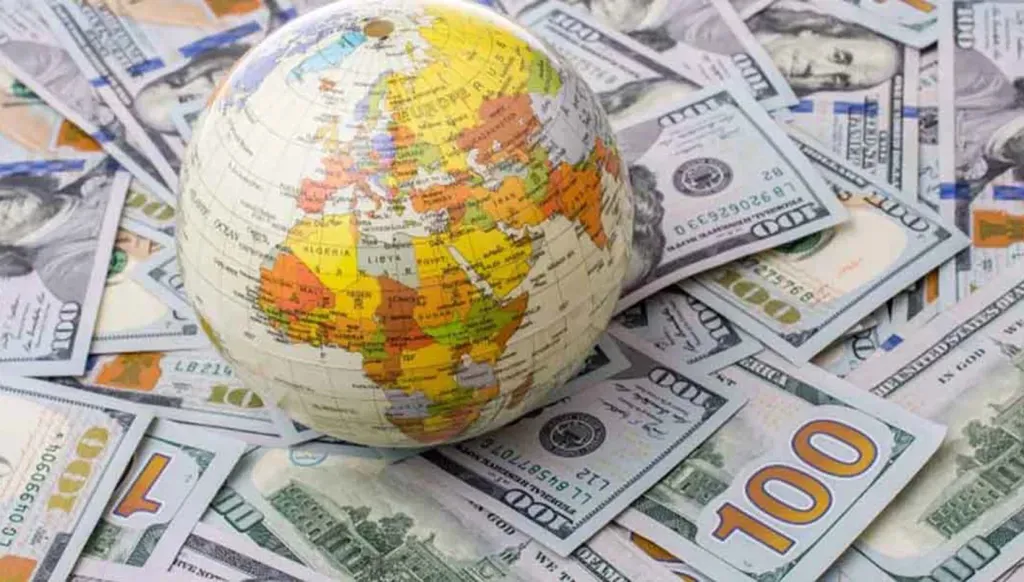 أسعار العملات والمعادن تُسجّل تراجعاً كبيراً مع بداية الأسبوع... كم بلغت؟