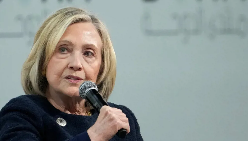 هيلاري كلينتون تنتقد ترامب بـ"التستّر" على ملفات إبستين: أُفضّل الإدلاء بشهادة علنية أمام الكونغرس