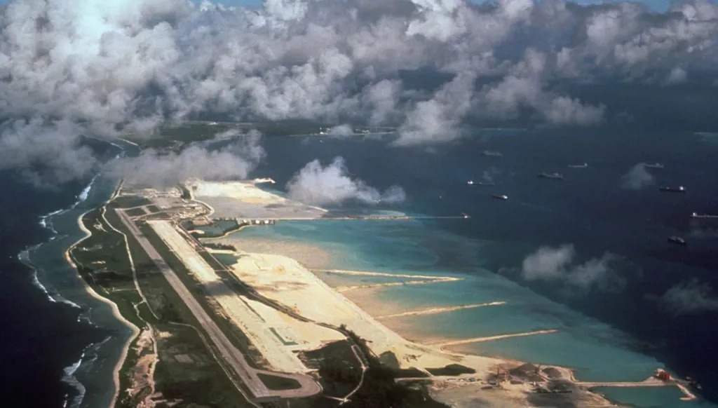 قاعدة دييغو غارسيا.