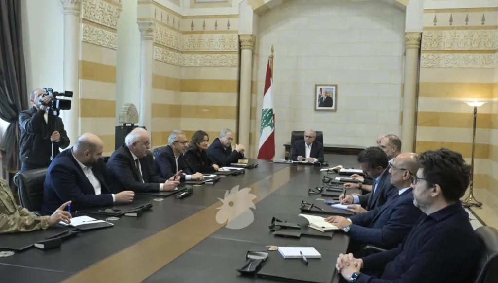 اجتماع استثنائي في السرايا برئاسة سلام لمتابعة التطورات وجهوزية المؤسسات (نبيل إسماعيل).