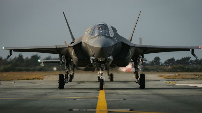 سلاح الجو البريطاني في القاعدة (أ ب).