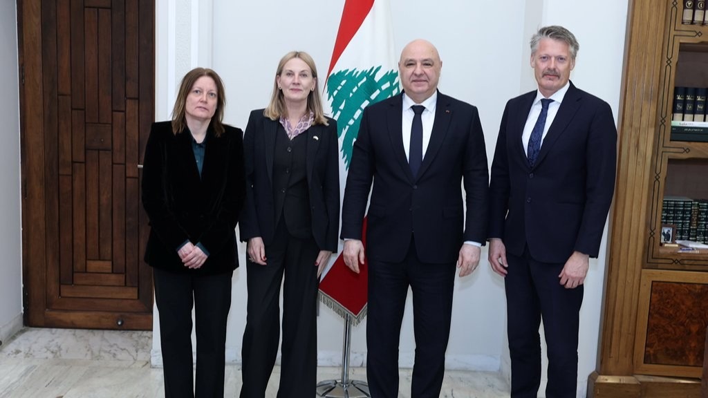 عون مع السفراء (الرئاسة اللبنانية).