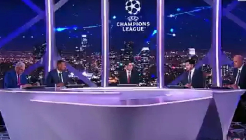 خلال الاستديو التحليلي.