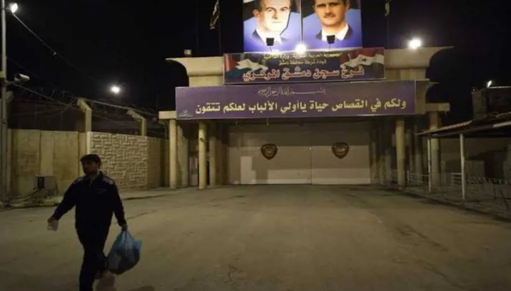 هيئة محلفين أميركية تُدين المدير السابق لسجن عدرا المركزي في عهد الأسد بـ"التعذيب"