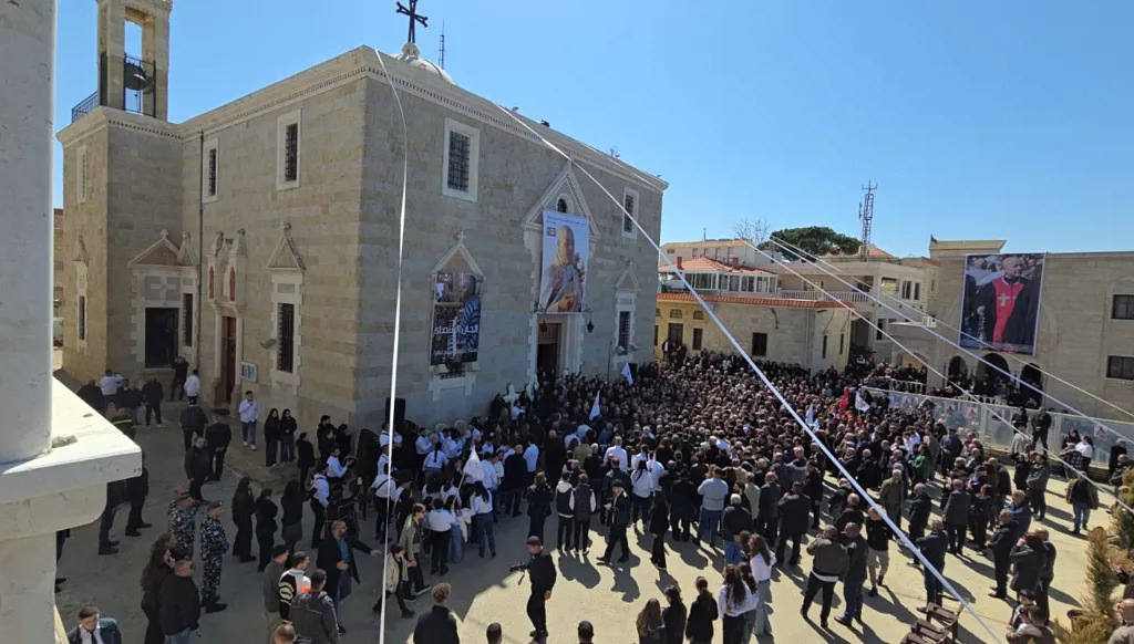 تشييع الكاهن بيار الراعي في القليعة.