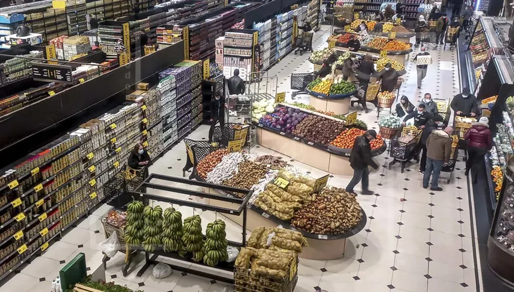 لبنان أمام أزمة في مخزون المواد الغذائية بسبب الحرب؟