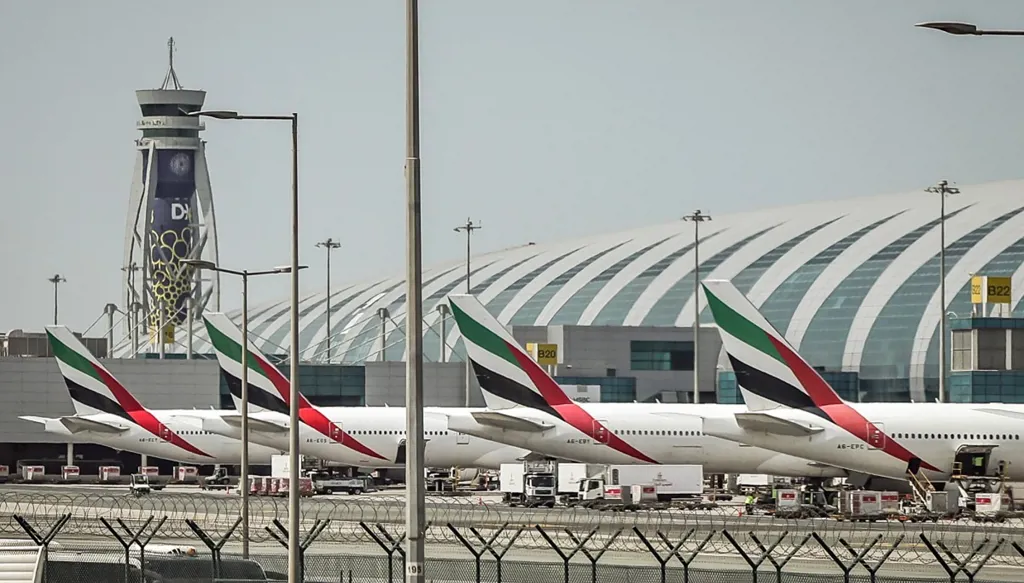 طيران الإمارات: الإيرانيون ممنوعون من دخول الإمارات أو المرور عبرها