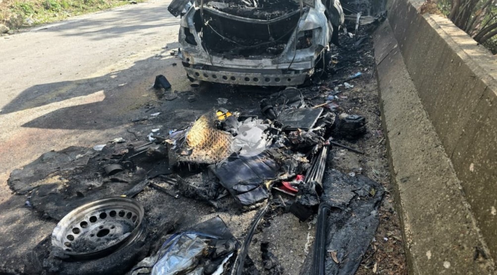 سيارة علي شعيب المستهدفة. (تصوير أحمد منتش)