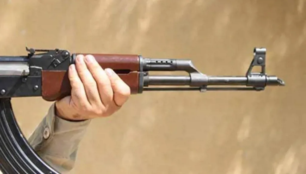 تفتيش سيارة "مشبوهة" في زحلة... العثور على أسلحة وأجهزة اتصال لاسلكية وتوقيف 4 أشخاص