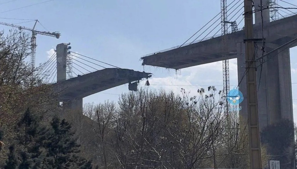 جسر بي 1 (B1) الذي استهدفه الطيران الحربي الاسرائيلي وهو جزء حيوي من الطريق السريع الشمالي بمدينة كرج، يربط طهران بكرج.