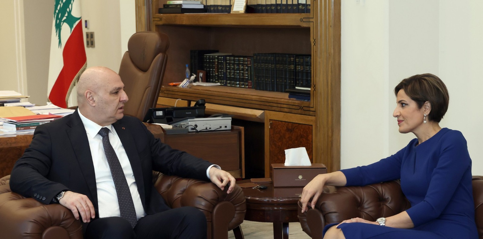 الوزيرة تمارا الزين والرئيس عون (الرئاسة اللبنانية).