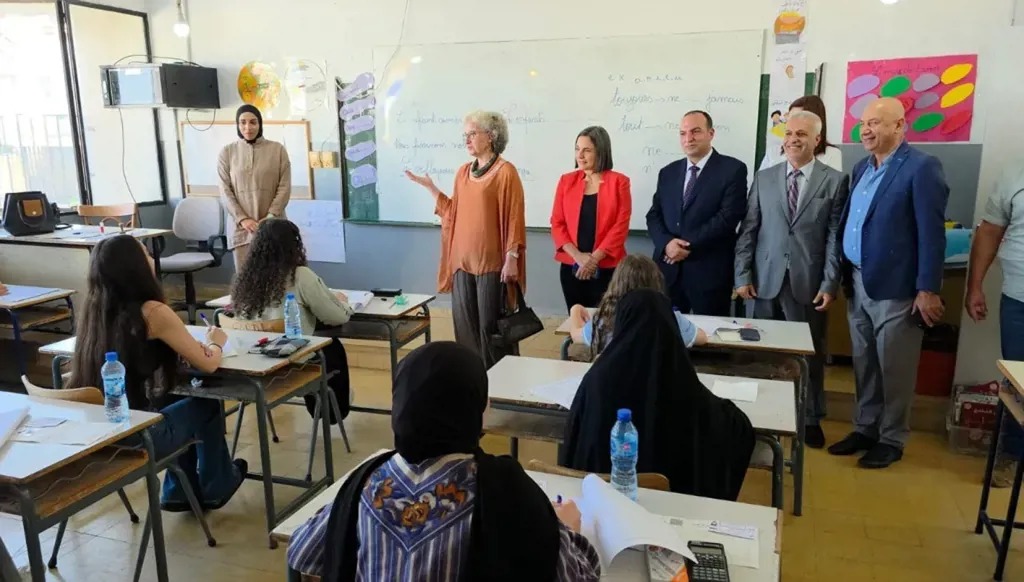 وزيرة التربية ريما كرامي في جولة على مراكز الامتحانات الرسمية في شمال لبنان العام الماضي (أرشيفية).