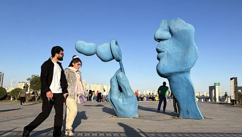 صورة تعبيرية من ساحة بحيرة شيتغار في إيران. (أ ف ب)