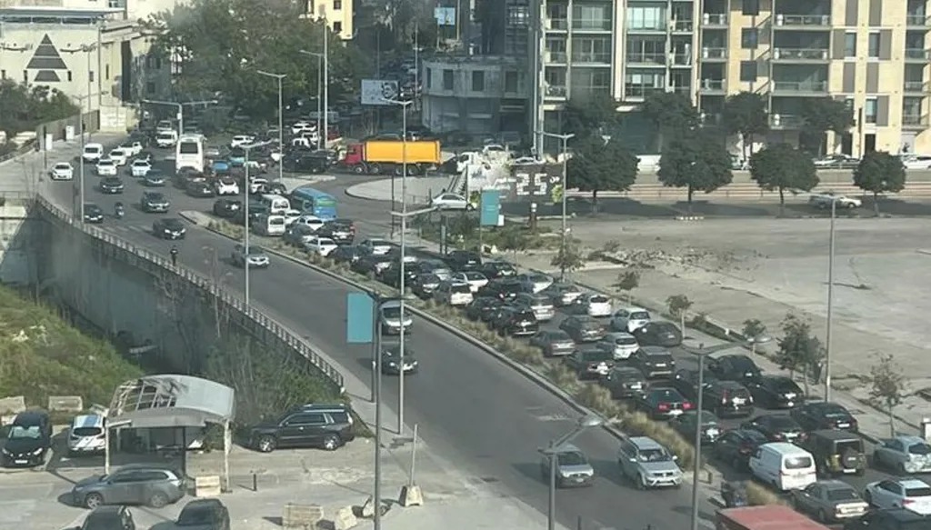 زحمة سير في بيروت (النهار).