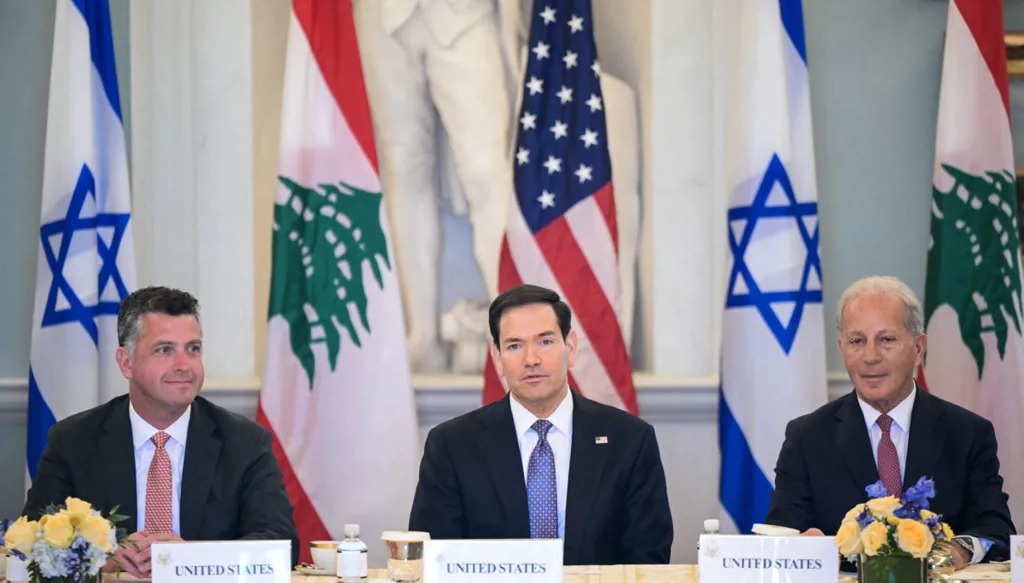 اللقاء الثلاثي الأميركي اللبناني الإسرائيلي الأول قفي وزارة الخارجية الأميركية (أ ف ب).
