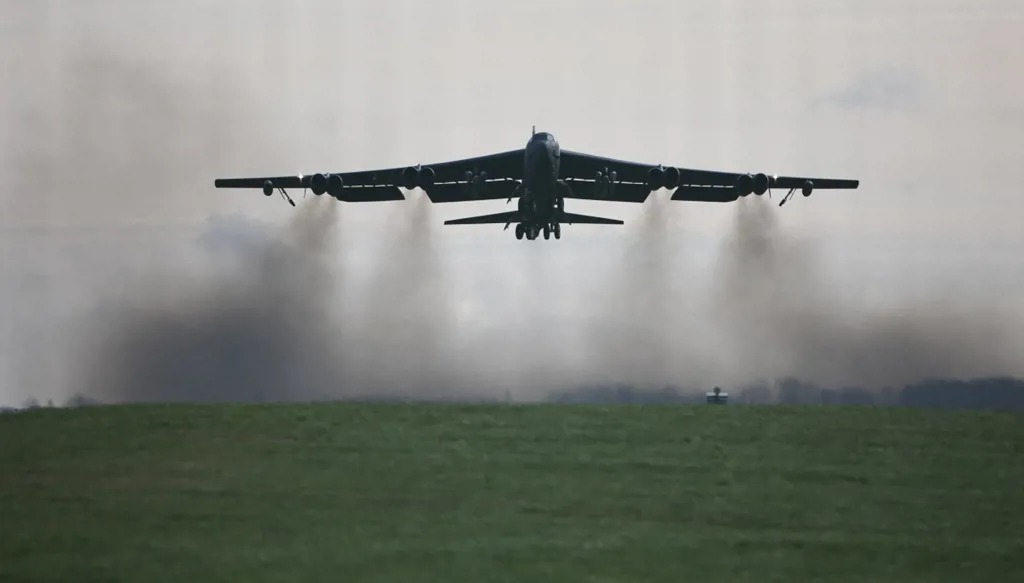 قاذفة قنابل من طراز B-52 ستراتوفورتريس تابعة لسلاح الجو الأميركي. (أ ف ب)
