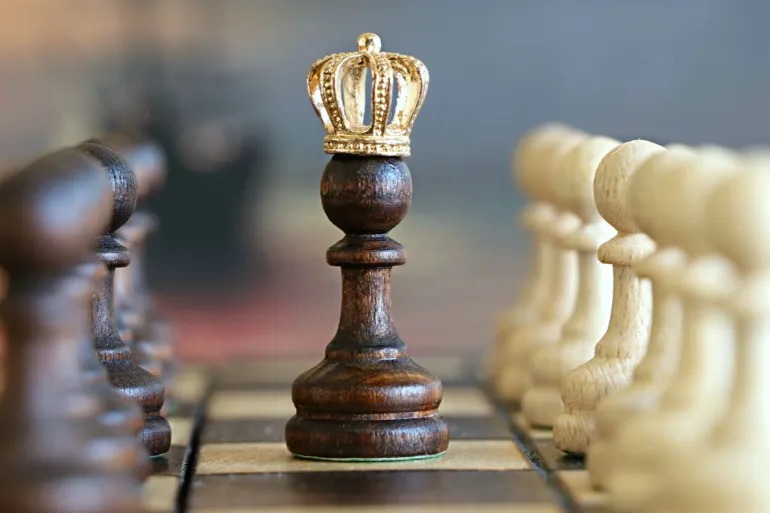 لعبة الشطرنج.