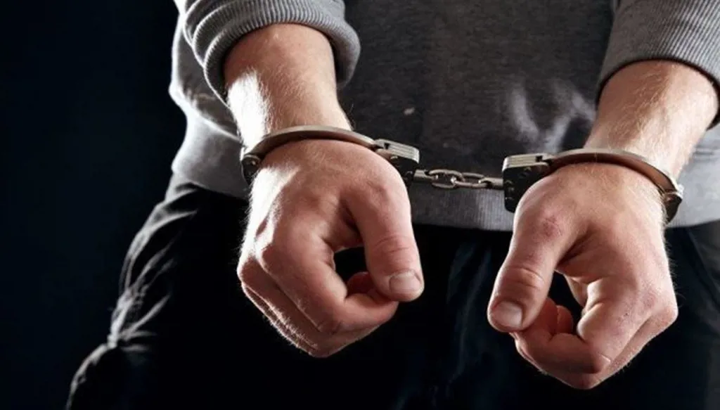 في عكار... توقيف شخص اعتدى بالضرب على مواطنين وتسبّب في إجهاض حامل