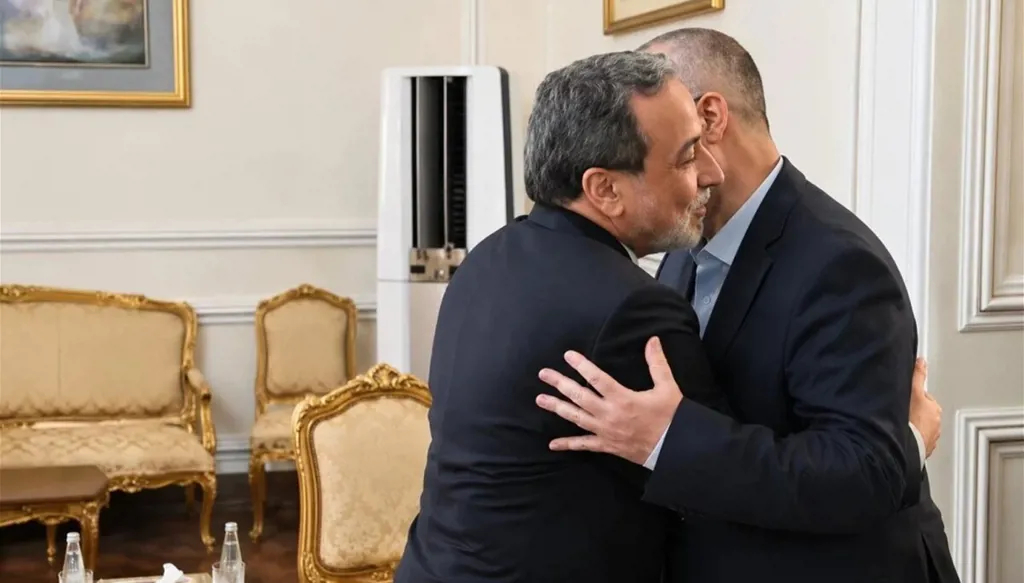 عراقجي استقبل حسن فضل الله في طهران... ماذا دارَ بينهما؟