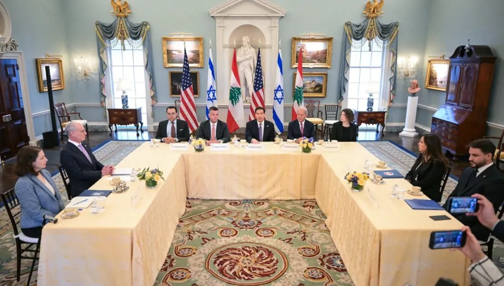 المفاوضات المباشرة بين لبنان وإسرائيل في واشنطن (أ ف ب).