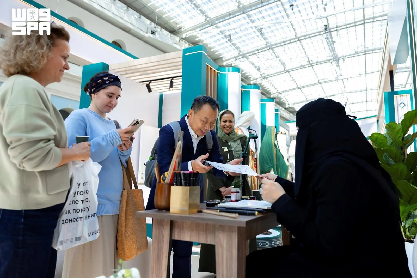 من مشاركة المملكة العربية السعودية في معرض موسكو الدولي للكتاب. (واس)