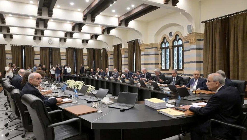من جلسة مجلس الوزراء في السرايا الحكومية أمس. (نبيل اسماعيل)