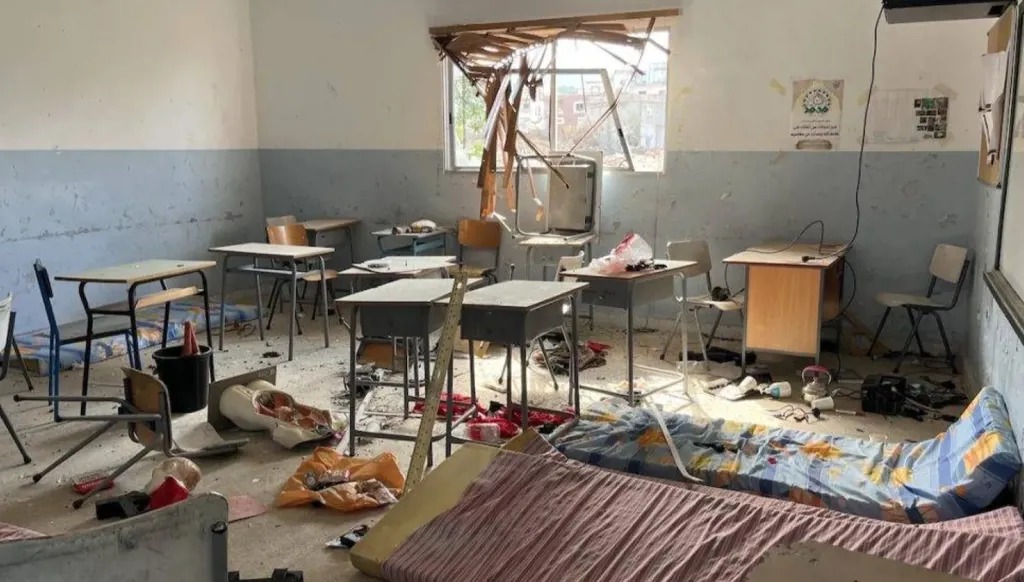 صورة تظهِر حجم الدمار في إحدى مدارس لبنان (صورة متداوَلة).