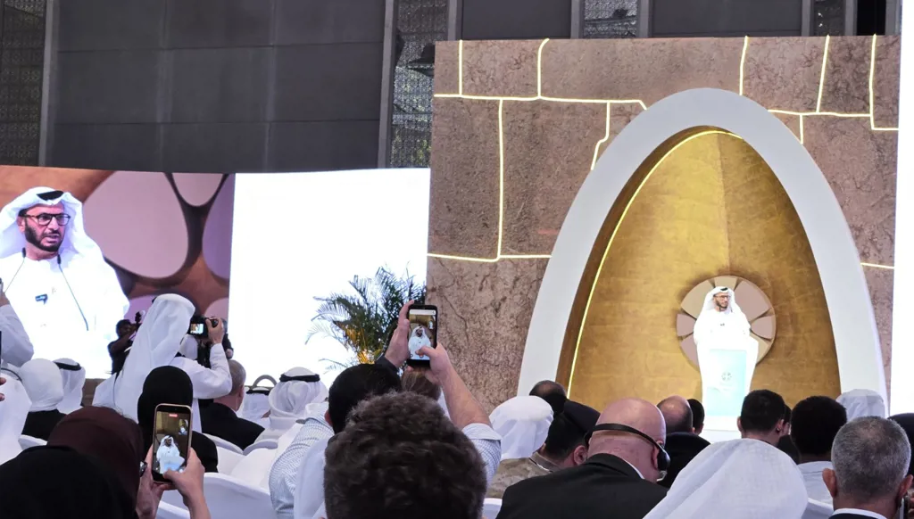 أنور قرقاش خلال "منتدى هيلي" في أبو ظبي: تصدّي الإمارات للهجمات الإيرانية يُشكّل قصة نجاح عسكرية