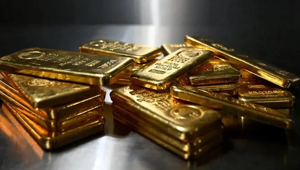 الذهب ينخفض مطلع الأسبوع... فكم بلغ سعر الأونصة؟