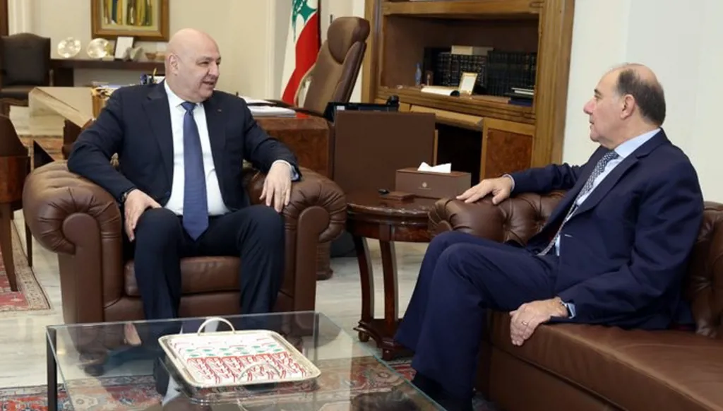 عون بحث مع حاكم مصرف لبنان نتائج اجتماعاته مع صندوق النقد وأوضاعاً مالية