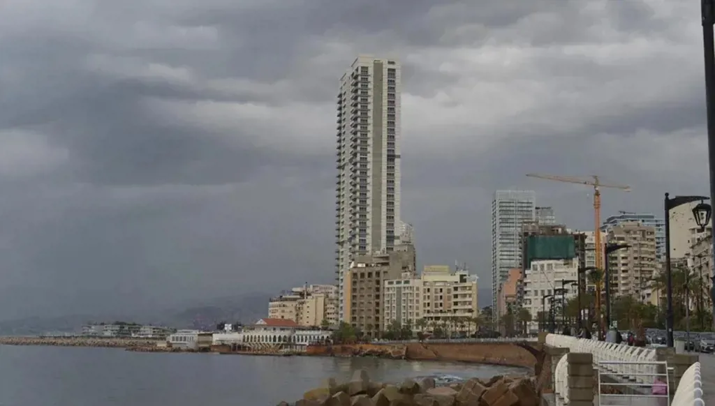 لبنان على موعد مع منخفض جوي لأيام... أمطار غزيرة ورياح ناشطة